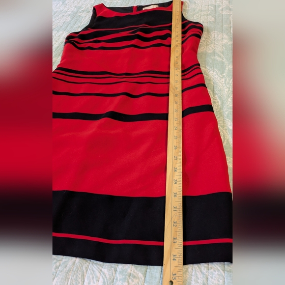 Banana Republic Red and Black Dress. Size 6P. - Picture 4 of 10